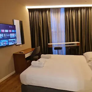 Hotel Star Astir, Yzberishti